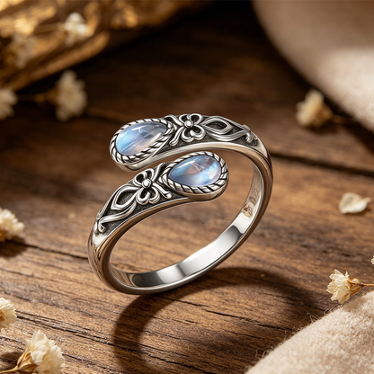 💍 1+1 GRATIS! ⏳ Moonring™ – Vintage justerbar öppen ring med droppformad glödande zirkon – elegant, tidlös och perfekt för både vardag och fest 💧✨